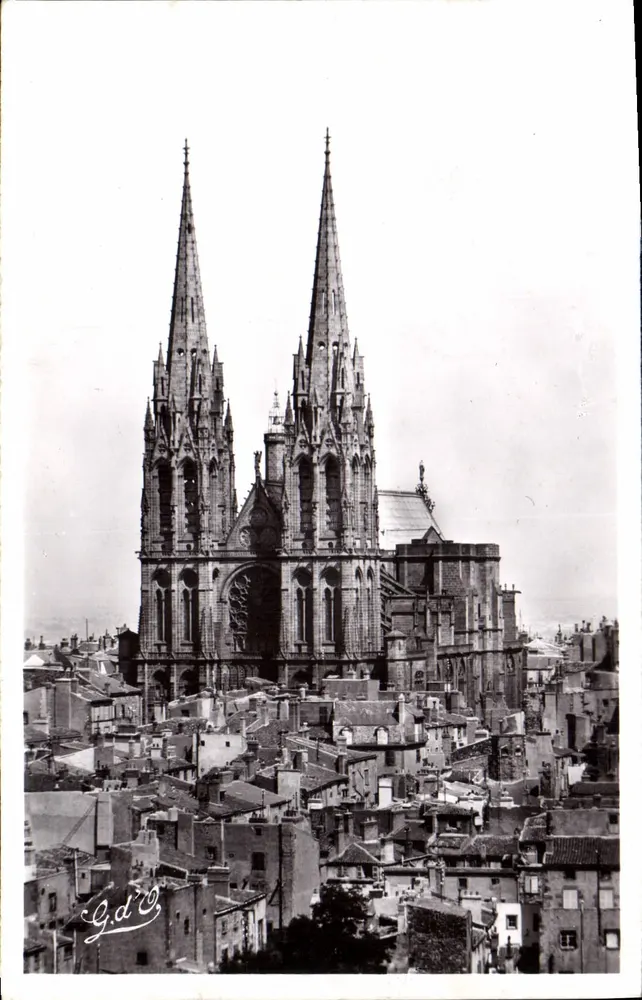 Clermont-Ferrand — A Catedral — G.d'Q - Frente