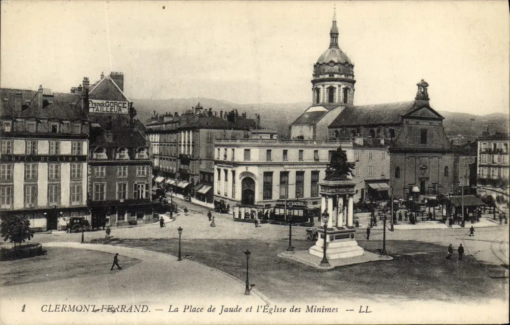 Clermont-Ferrand — Ansicht der Place de Jaude und Kirche der Minimes — LL. - Vorderseite