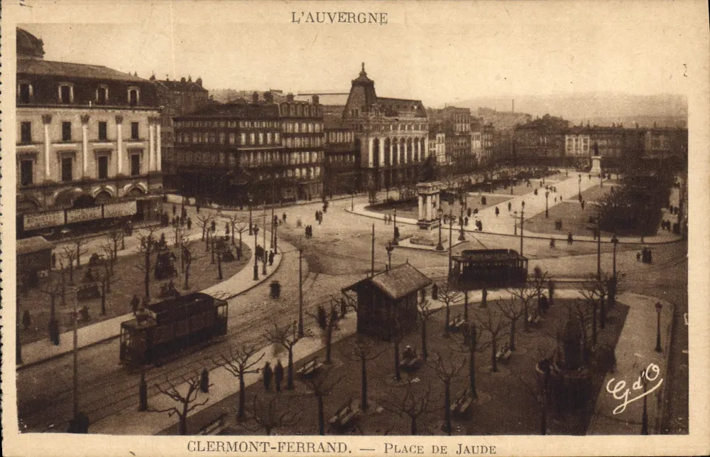 Clermont-Ferrand — Place de Jaude — G. d'O - Frente