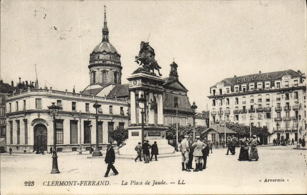 Clermont-Ferrand — De Place de Jaude — LL n°223 - Voorkant