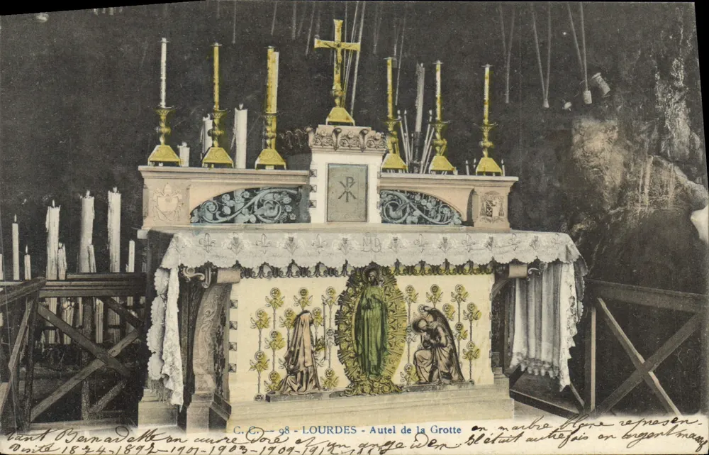 Lourdes - Altar da Gruta — C. C. - 98 - Frente
