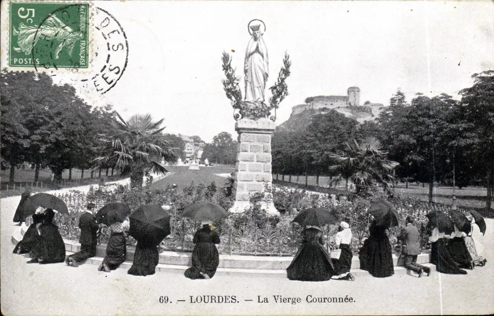 LOURDES — A Virgem Coroada — Editor não identificado, n° 69 - Frente