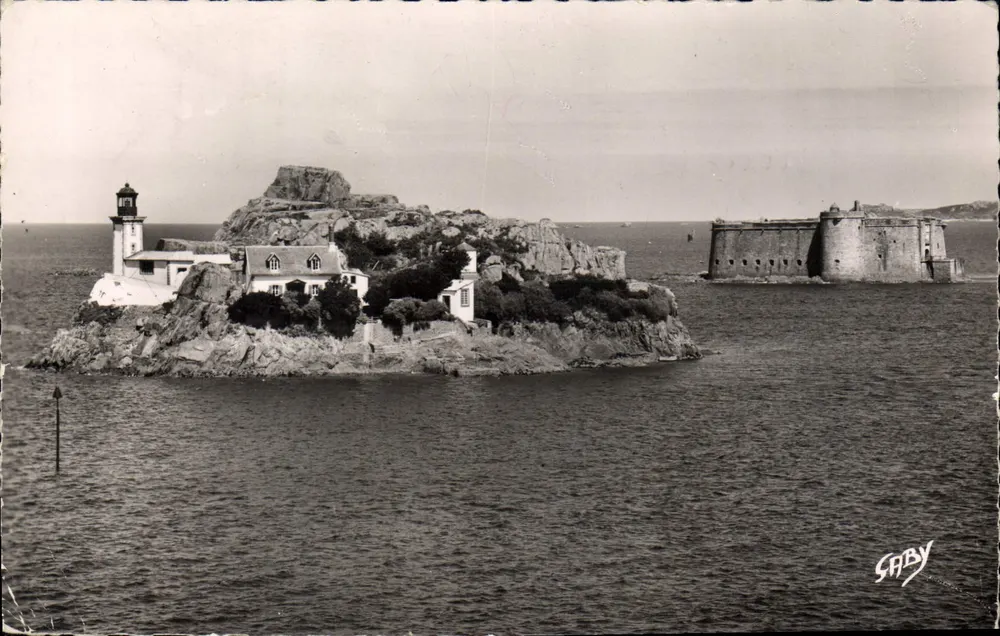 Île Louvêt — Schloss des Bullen und Leuchtturm — Éditions Gaby, Nantes - Vorderseite