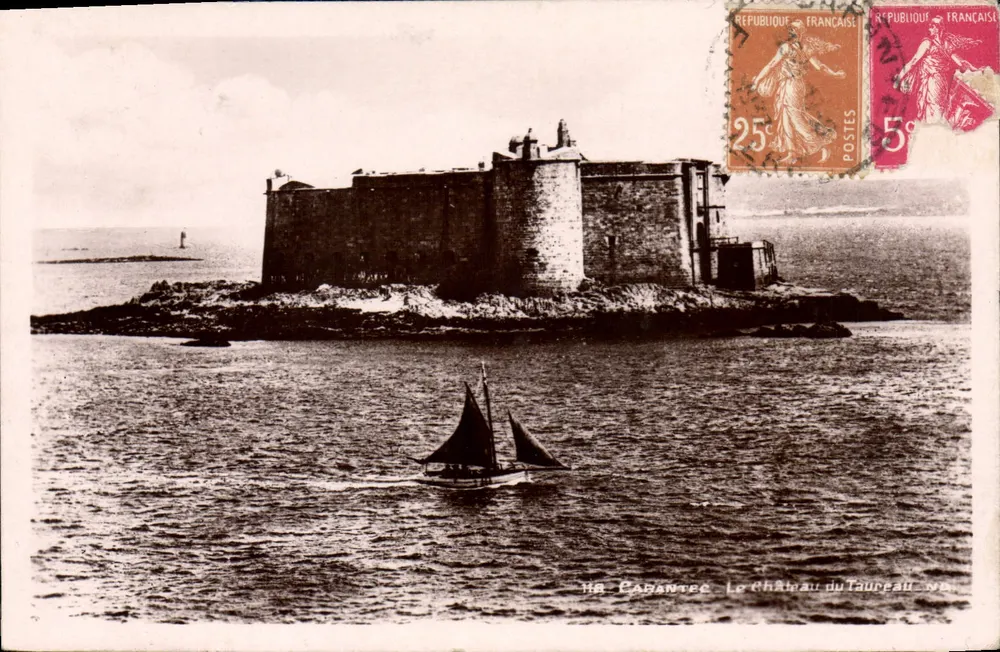 Carnac - O Castelo do Touro — Imp. Lévy e Neurden, Paris - Frente