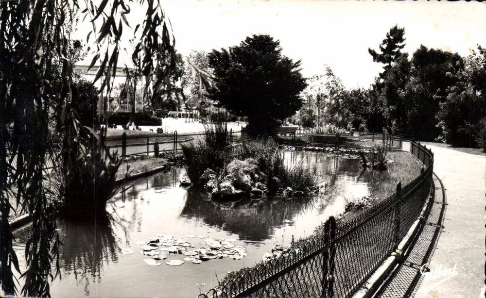 Die Promenaden, Cours Roy - Bry — Rochefort-sur-Loire — Éditions Graremadas d' A. GRIBERT - Vorderseite