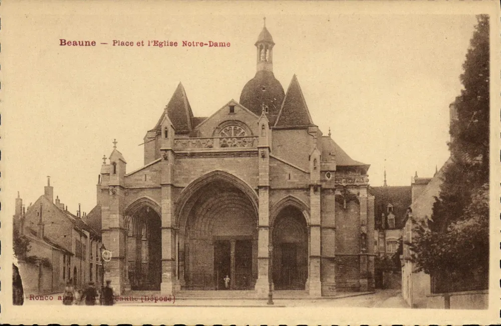 Beaune — Praça e Igreja de Nossa Senhora — Ronco aîné, Beaune (Depositado) - Frente