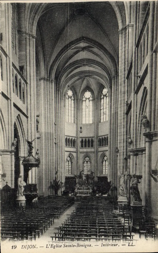 Dijon — A Igreja de Santa Bénigne — Interior — LL. - Frente