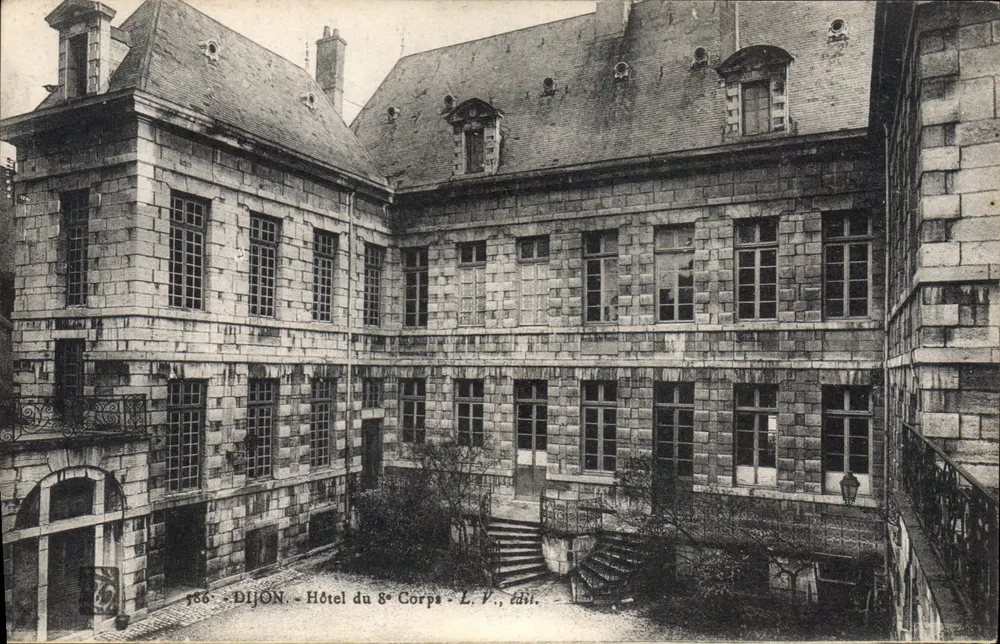 Dijon — Hotel do 8º Corpo — L. V., edit. - Frente