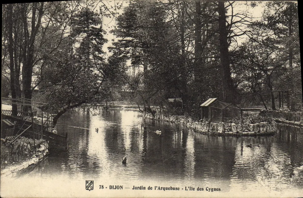 Dijon — Jardin de l'Arquebuse — L'Île des Cygnes - Vorderseite