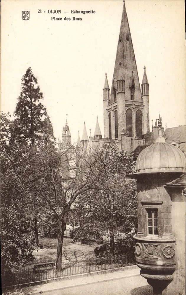 Dijon — Echaugnette — Place des Ducs - Frente