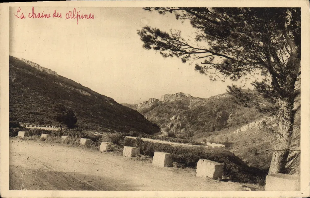 A cadeia das Alpines — vista da estrada — Edições d'Art Yvon, n°19 - Frente