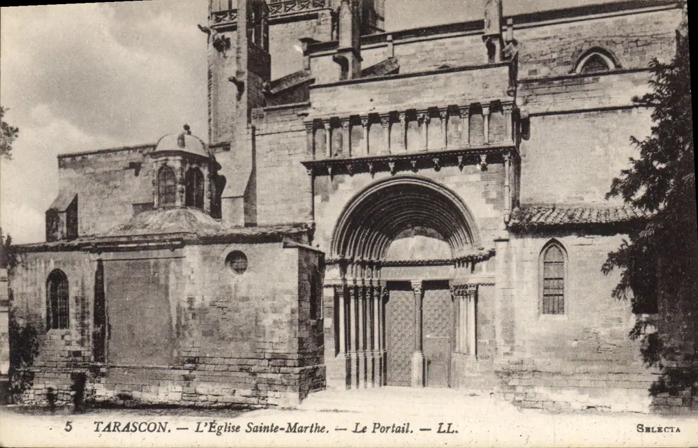 Tarascon — A Igreja de Santa Marthe — O Portal — LL. — Sélecta - Frente