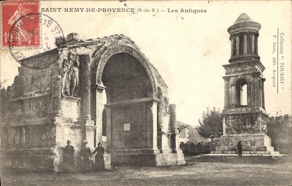 Saint-Rémy-de-Provence (B.-du-R.) — As Antiguidades — F. Beau, editor Avignon - Frente