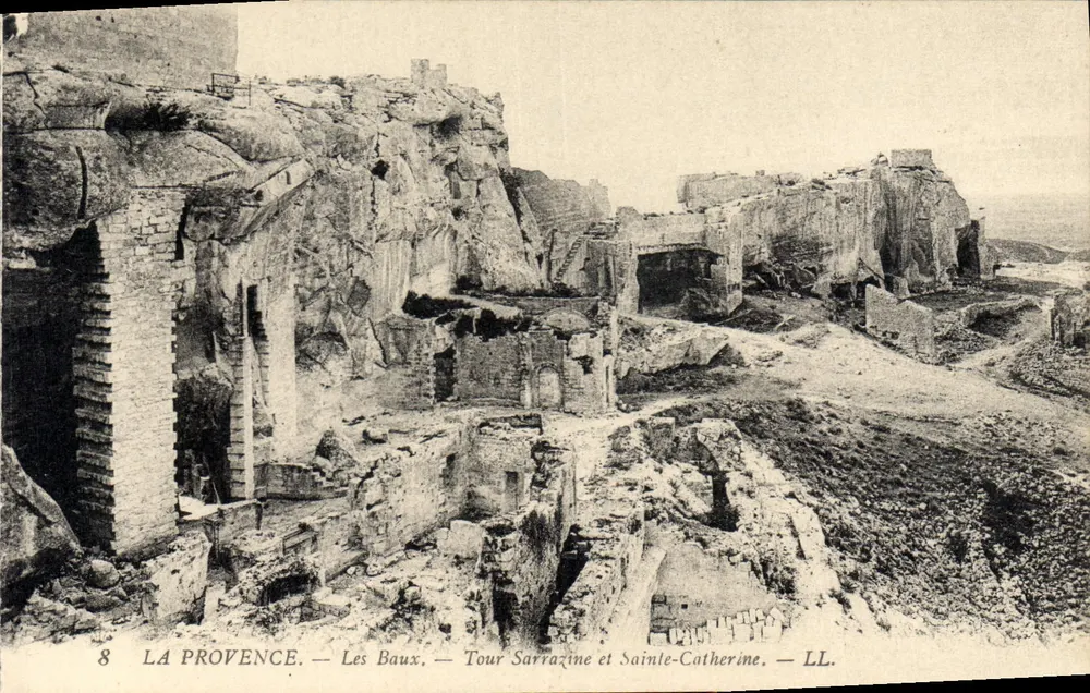 Les Baux — Turm Sarrazine und Kirche Sainte-Catherine — LL. - Vorderseite