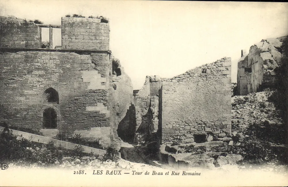 LES BAUX — Tour de Biau und Rue Romaine — Verlag L.D. n° 2188 - Vorderseite