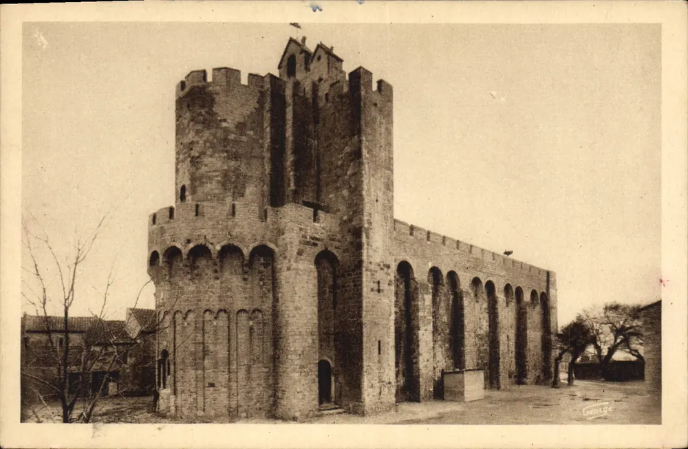 Saintes-Maries-de-la-Mer — A Igreja — Photo George - Frente
