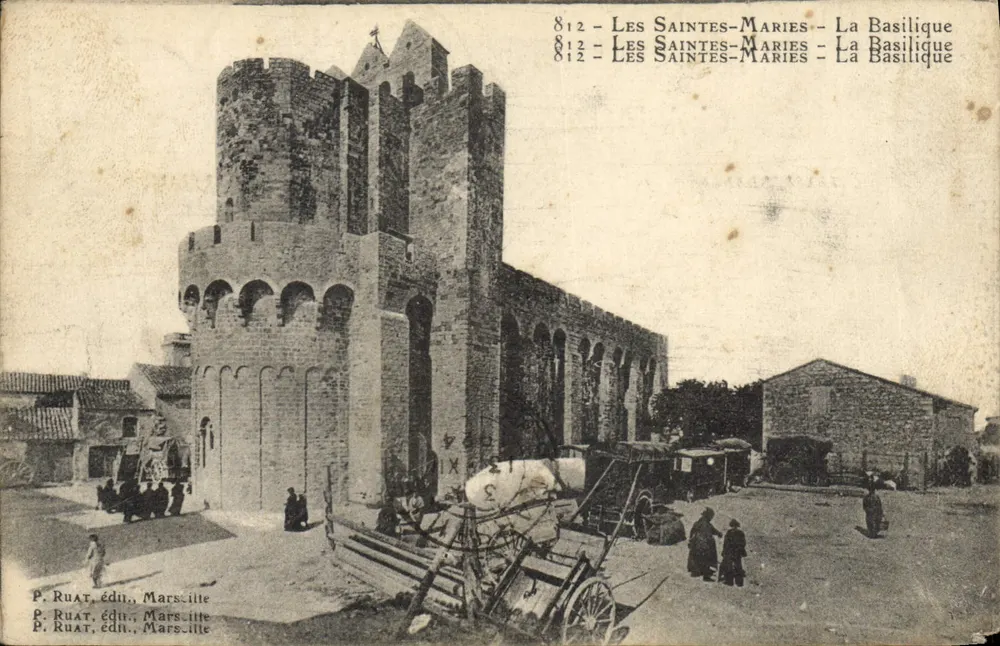 Les Saintes-Maries - A Basílica — P. Ruat, editor, Marselha, n°812 - Frente