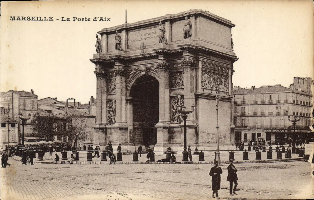 Marseille - A Porta de Aix — Arco de triunfo com inscrição 'À LA RÉPUBLIQUE MARSEILLE RECONNAISSANTE' — editor não visível - Frente