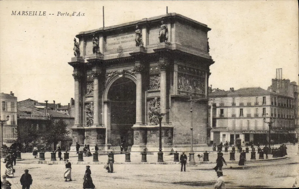 Marselha -- Porta de Aix — Arco de triunfo dedicado à República — editor desconhecido - Frente