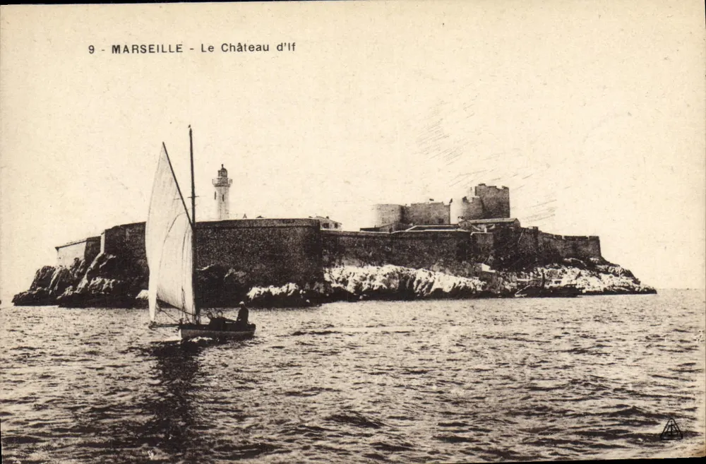Marselha — O Castelo de If — vista com barco a vela e farol — editor desconhecido, n°9 - Frente