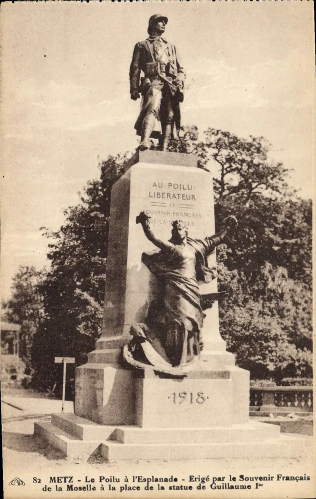 Metz - Le Poilu Libérateur — pomnik wybudowany w 1918 roku przez Souvenir Français - Awers