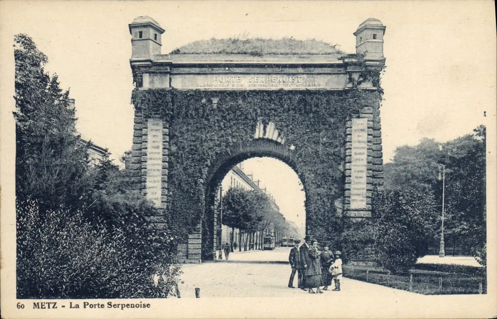 METZ - A Porta Serpenoise — editor Pierre Maas, n° 60 - Frente