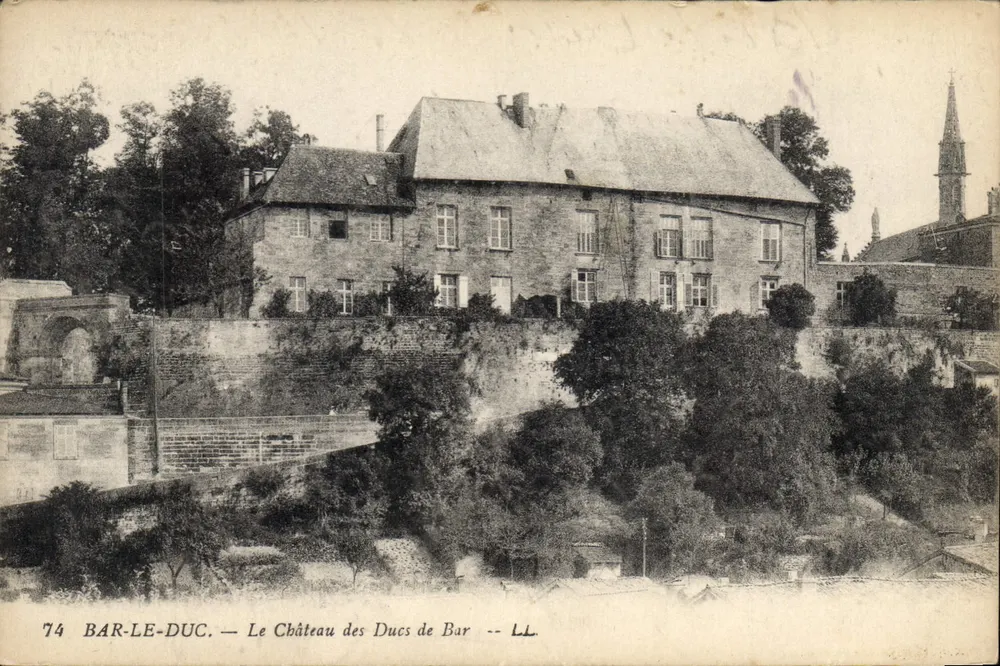 Bar-le-Duc — Het Kasteel van de Hertogen van Bar — LL - Voorkant