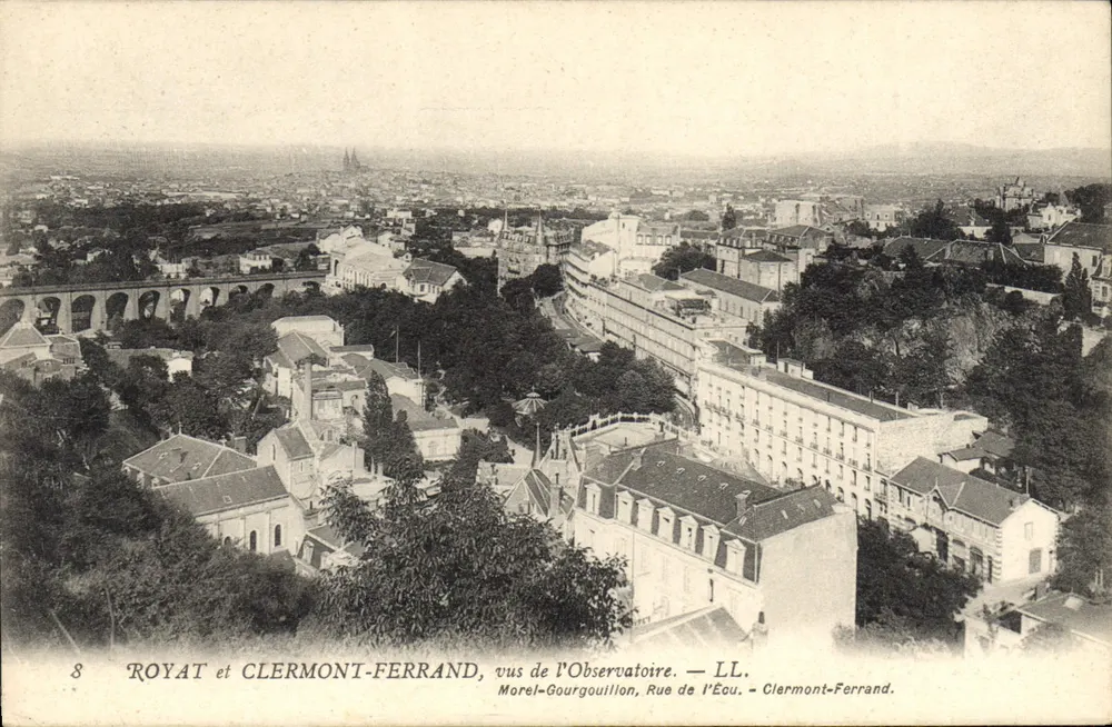 Royat e Clermont-Ferrand, vistos do Observatório — LL. Clermont-Ferrand - Frente