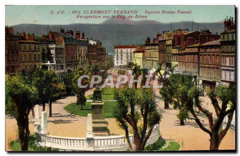 Clermont-Ferrand — Praça Blaise Pascal — Perspectiva sobre o Puy-de-Dôme — G. d'O. - 1074 - Frente