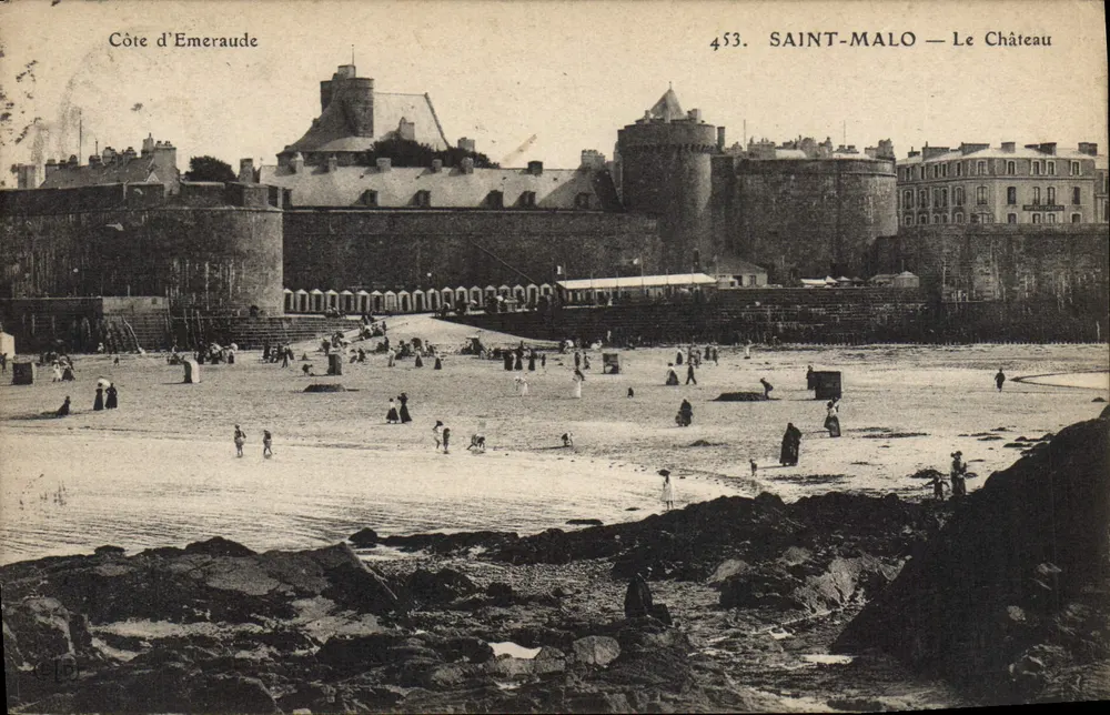 Saint-Malo — Le Château — Côte d'Emeraude — Éditeur Côte d'Emeraude, n° 453 - Recto