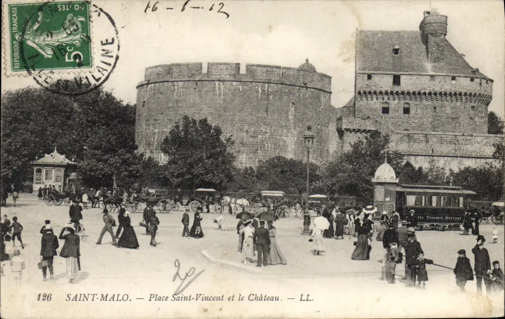Saint-Malo — Place Saint-Vincent et le Château — LL. — N° 126 - Recto