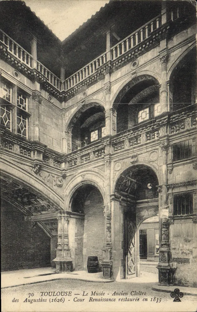 Toulouse — Velho Mosteiro dos Agostinhos (1626) — Pátio Renascentista restaurado em 1835 - Frente