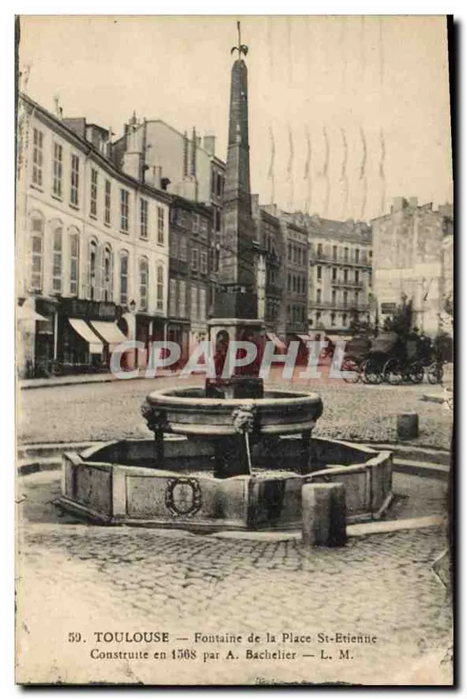 Toulouse — Fontäne der Place Sainte-Étienne — errichtet 1508 von A. Bachelier — L. M. - Vorderseite