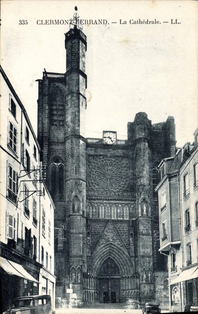 Clermont-Ferrand — A Catedral — LL. - Frente