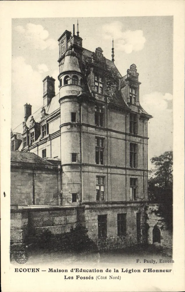 Ecouen — Bildungshaus der Ehrenlegion — Die Gräben (Nordseite) — F. Pauly, Ecouen - Vorderseite