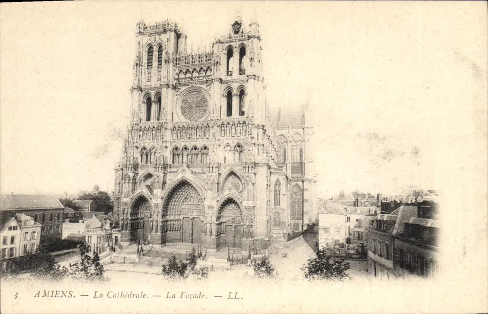 Amiens — A Catedral — A Fachada — LL. - Frente