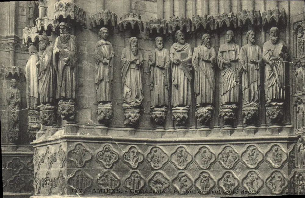 Amiens — Cathédrale — Portail central côté droit — L. Carco, phot.-édit., Amiens - Recto