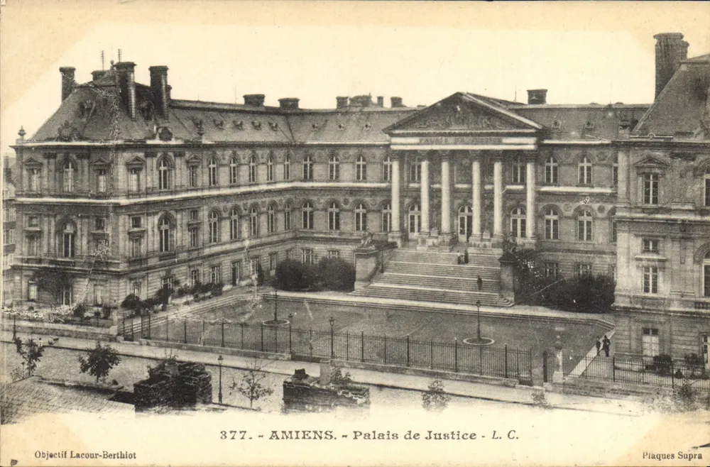 Amiens - Palácio de Justiça - Objectif Lacour-Berthiot, n° 377 - Frente
