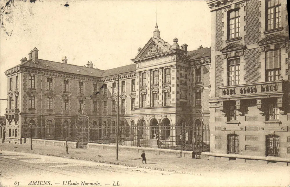 Amiens — A Escola Normal — LL. - Frente