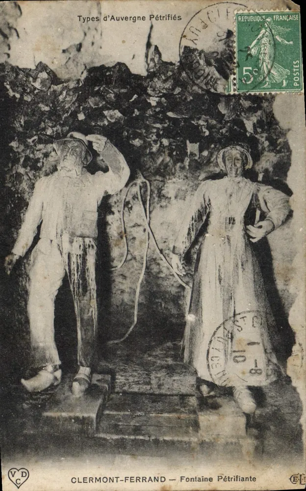 Clermont-Ferrand — Fontaine Pétrifiante — Tipos de Auvergne Pétrificados - Frente