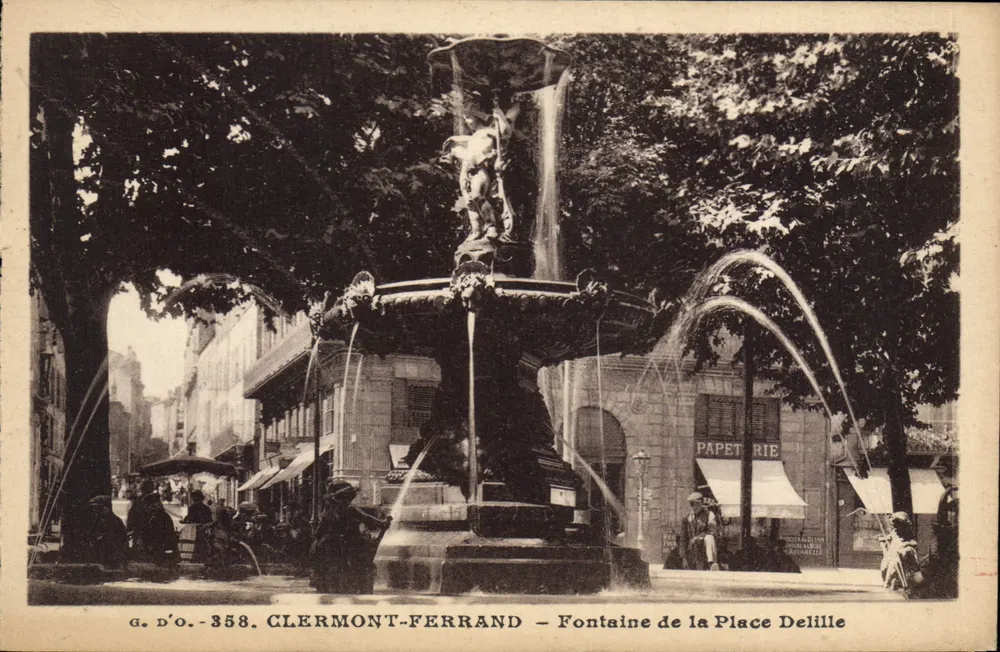 Clermont-Ferrand — Fontaine de la Place Delille — g. D'O. - 358 - Recto