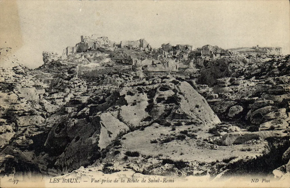 Les Baux — Vue prise de la Route de Saint-Remi — ND Phot - Recto