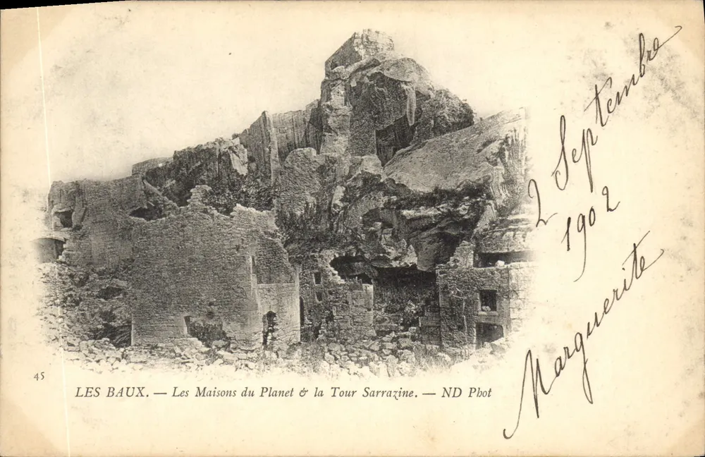 Les Baux — Die Ruinen der Häuser von Planet und die Sarrazine-Turm — ND Pbot - Vorderseite