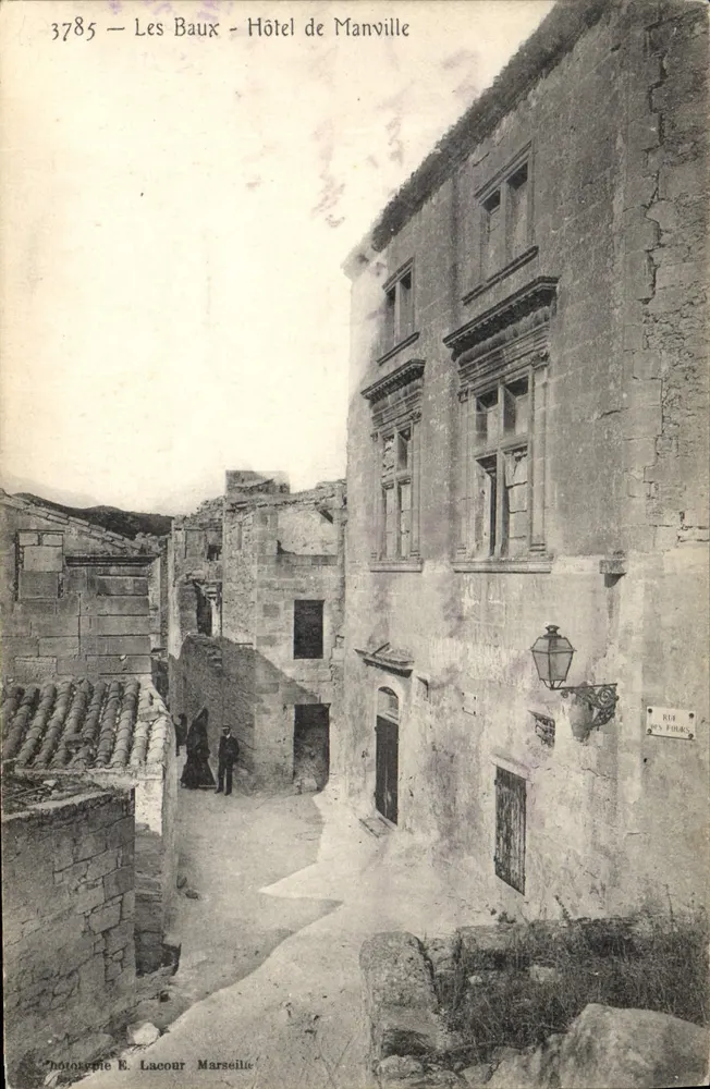 Les Baux - Hotel de Manville — Fotografia E. Lacour, Marselha, n°3785 - Frente