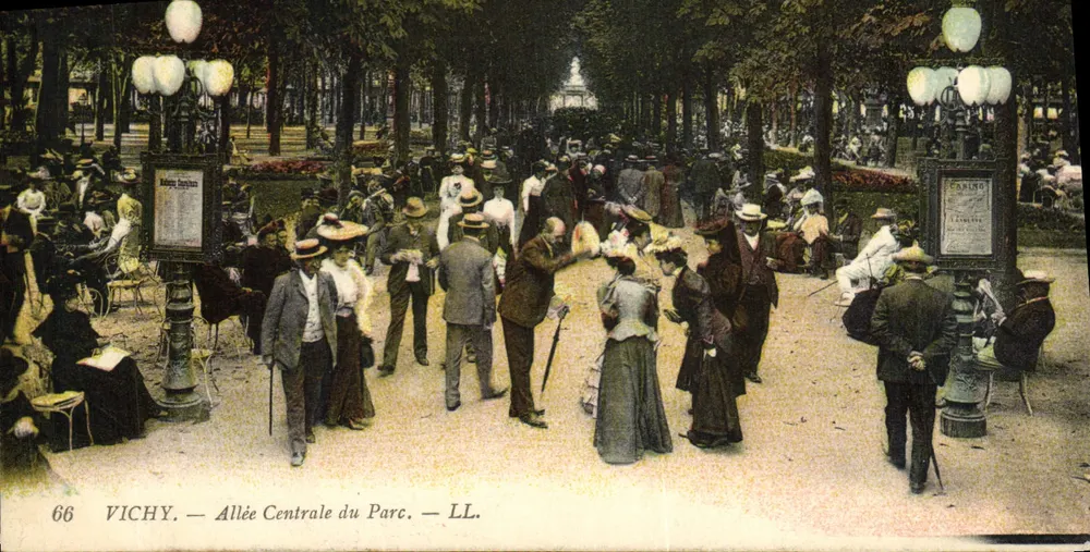 Vichy — Avenida Central do Parque — LL. - Frente