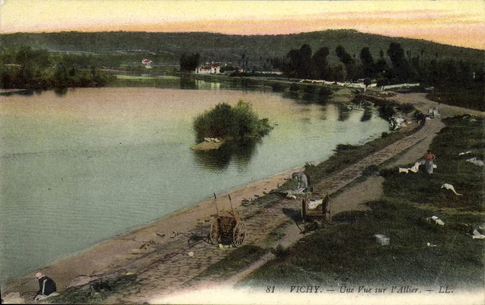 Vichy — Uitzicht op de Allier — LL, n°81 - Voorkant