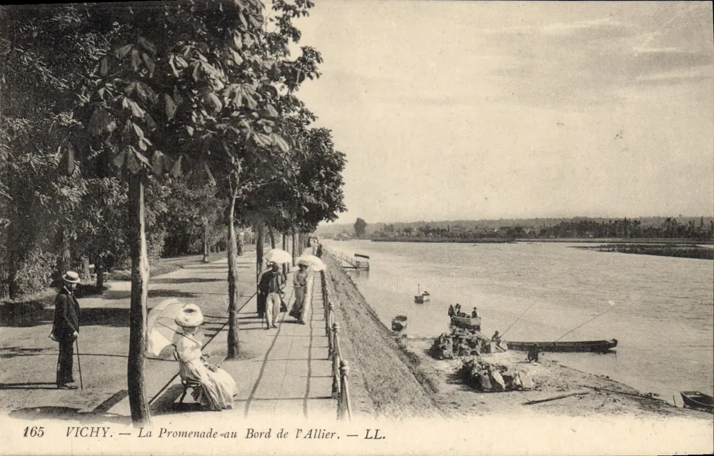 Vichy — Promenade am Ufer der Allier — LL. N° 165 - Vorderseite