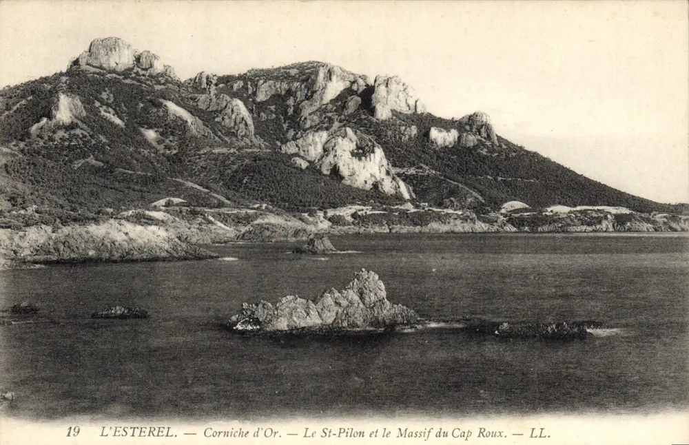 L'ESTEREL — Corniche d'Or — Le St-Pilon et le Massif du Cap Roux — LL. — N°19 - Frente