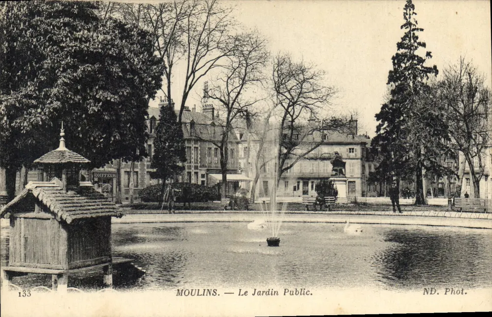 Moulins — The Public Garden — ND. Phot. - Front