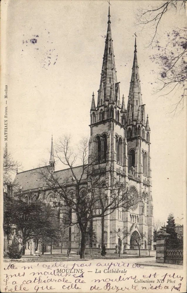 Moulins — A Catedral — Galeries Mathiaux - Frente